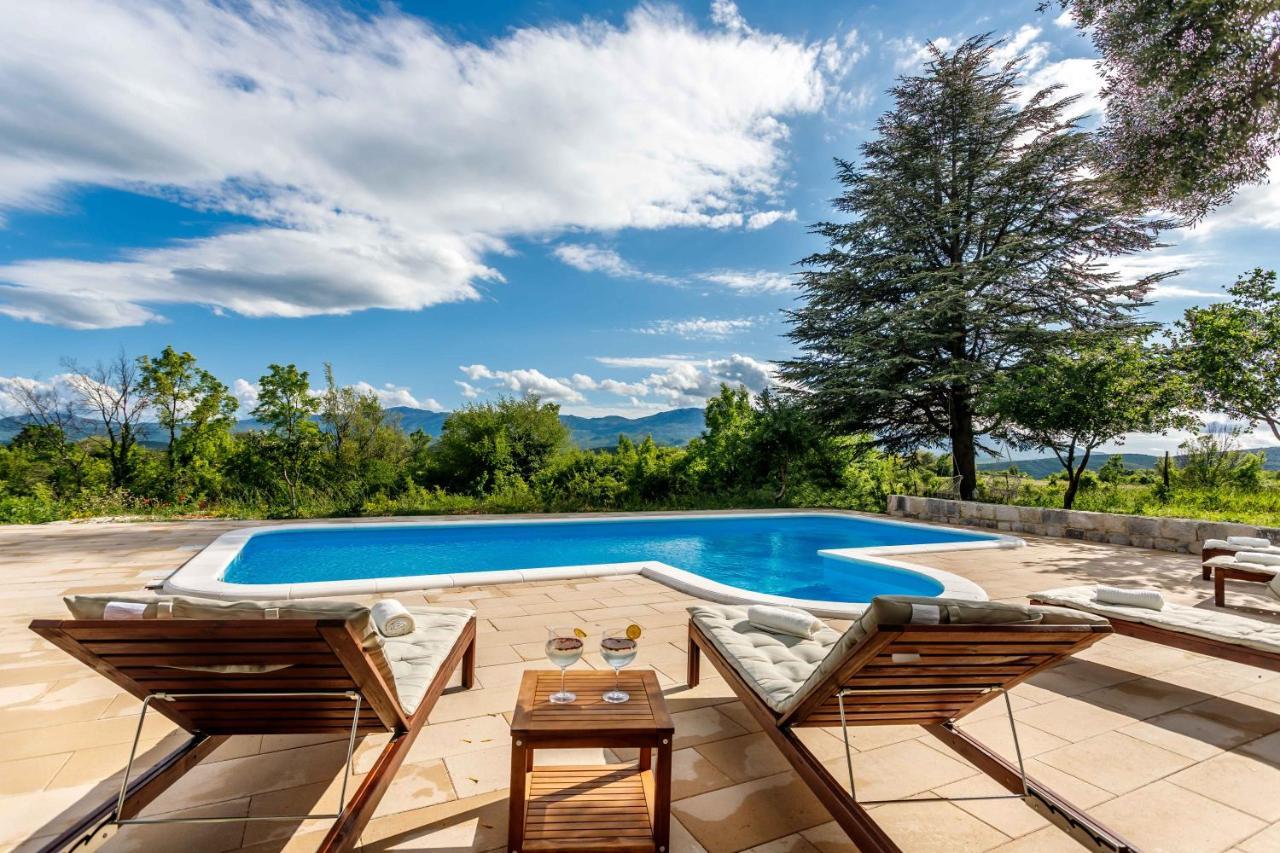Casa Di Oliva-House With Heated Pool & Jacuzzi In Trilj, Croatia Villa Exterior foto