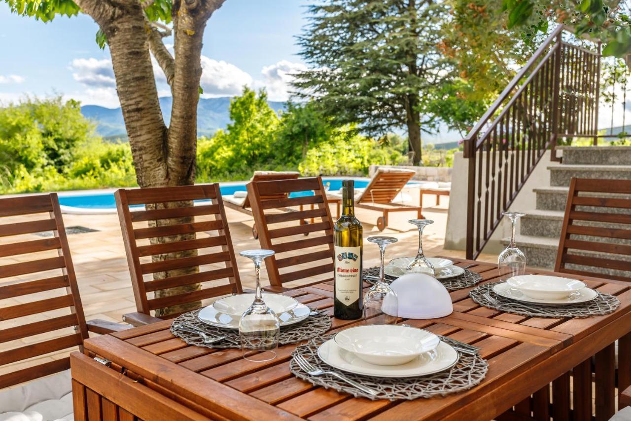Casa Di Oliva-House With Heated Pool & Jacuzzi In Trilj, Croatia Villa Exterior foto