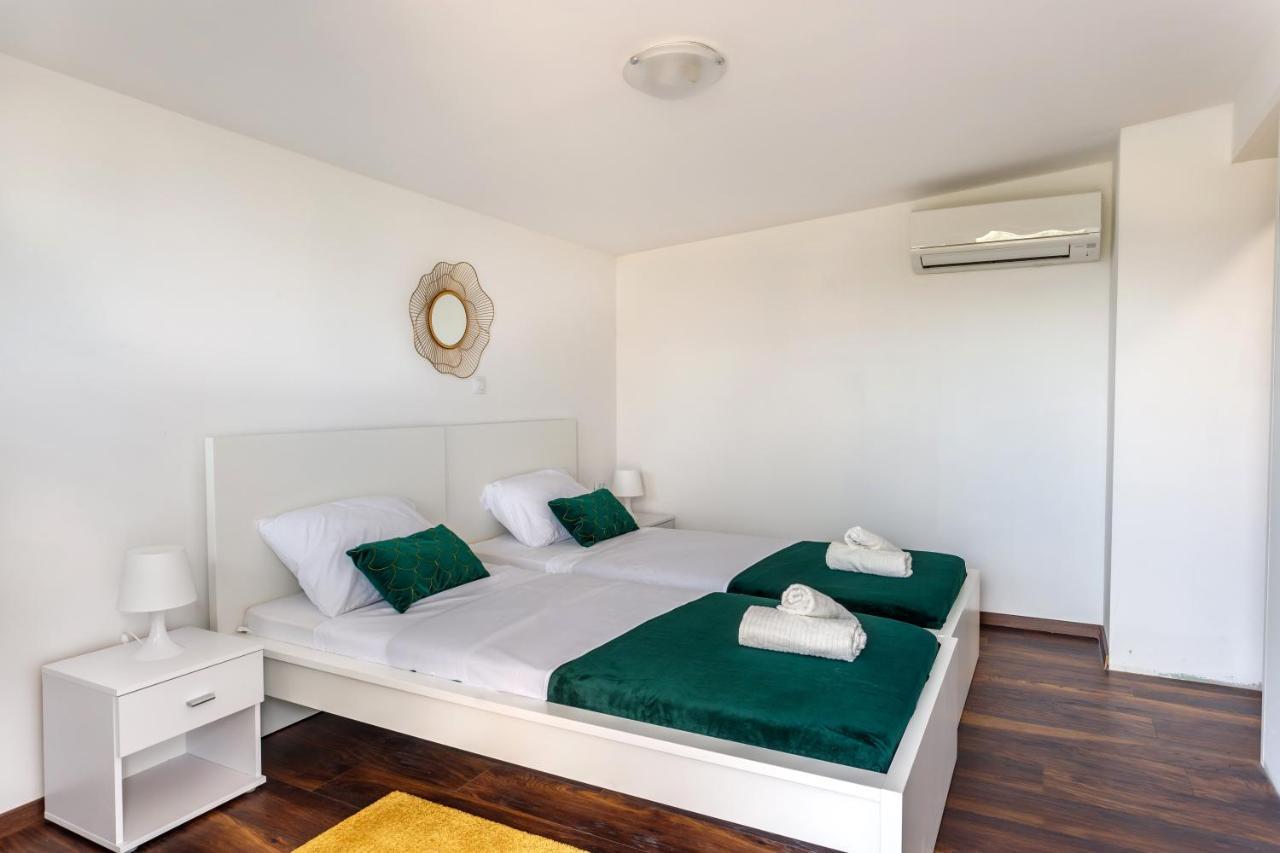 Casa Di Oliva-House With Heated Pool & Jacuzzi In Trilj, Croatia Villa Exterior foto