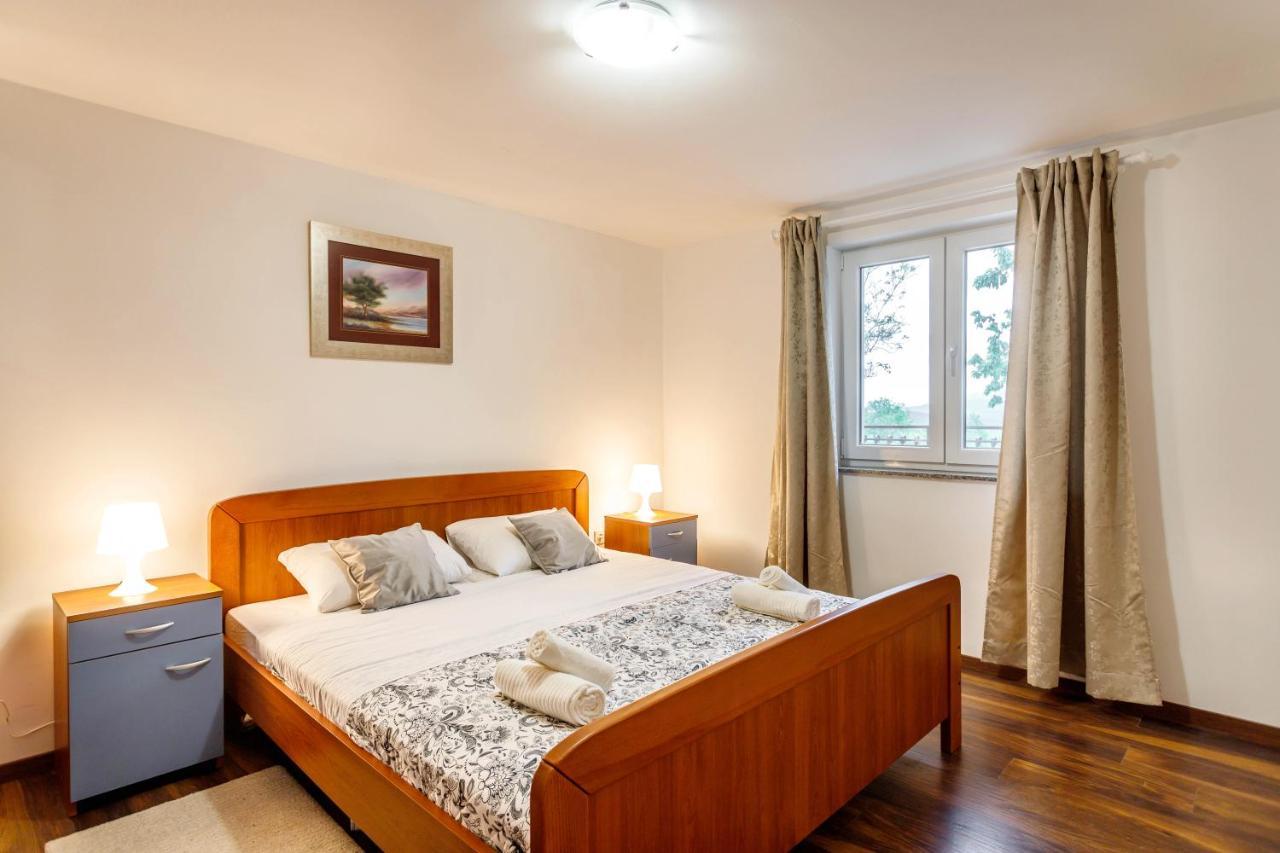 Casa Di Oliva-House With Heated Pool & Jacuzzi In Trilj, Croatia Villa Exterior foto